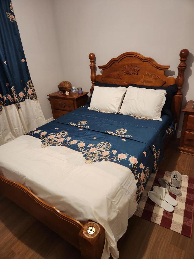 Maison Chaleureuse, Energetique Et Florale Шербрук Екстериор снимка